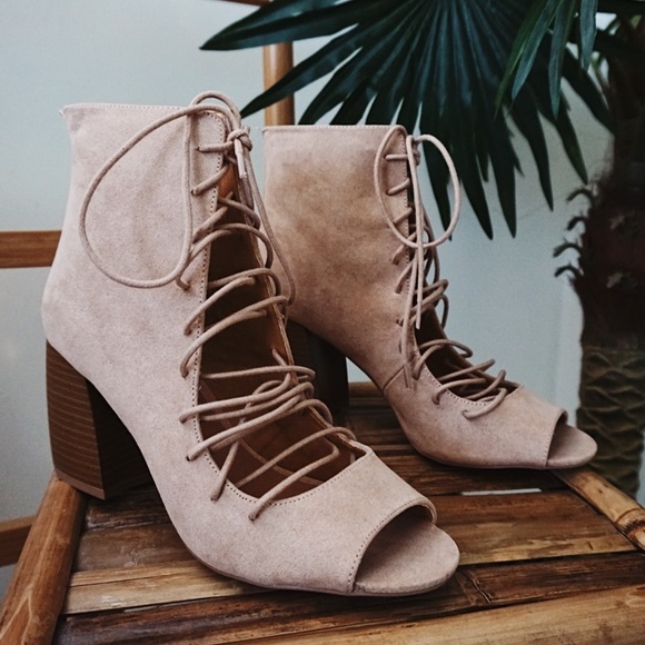 •LAST PAIR//Capri Lace Up Booties• - Picture 6 of 8